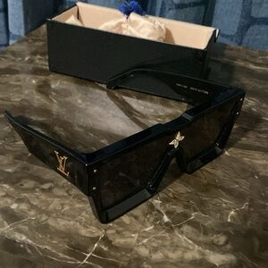 Louis Vuitton Black and Gold Oversized Sunglasses